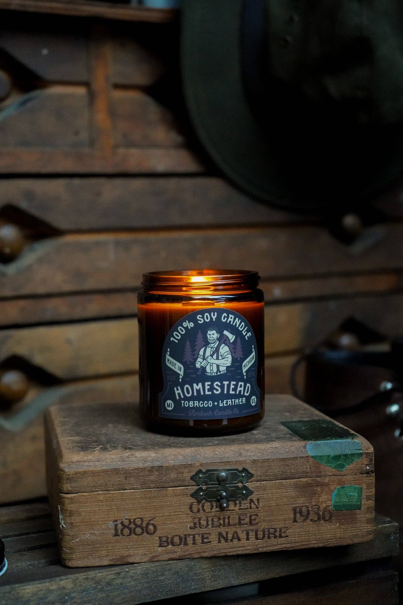 Homestead | Tobacco + Leather 8oz Soy Candle