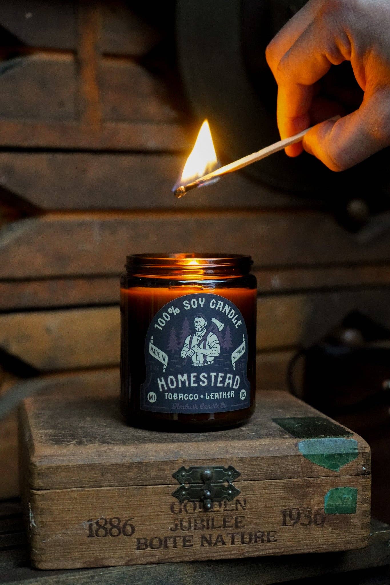 Homestead | Tobacco + Leather 8oz Soy Candle